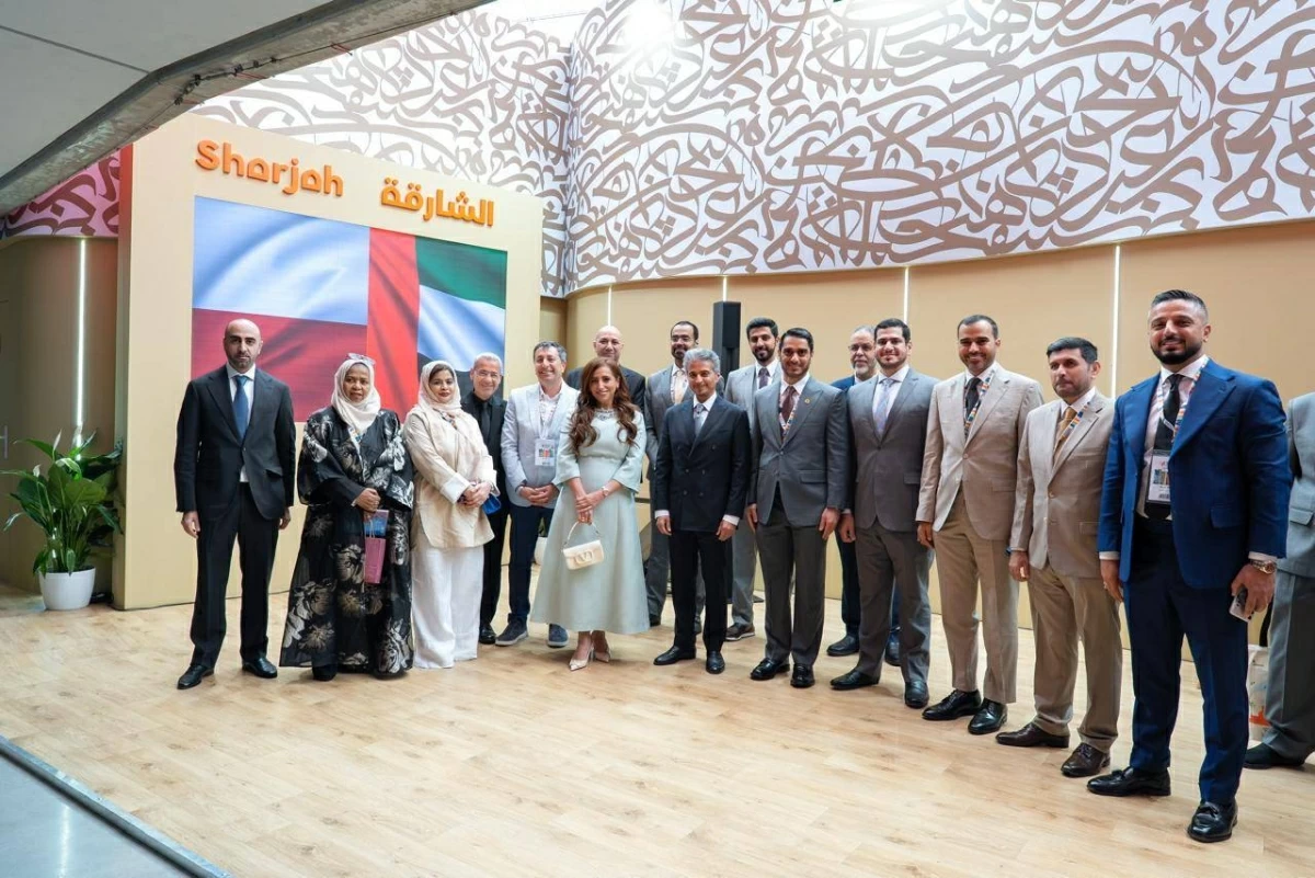 الشيخة بدور القاسمي وأحمد العامري والوفد الإعلامي المرافق في معرض «وارسو الدولي للكتاب»