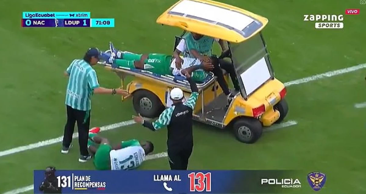لاعب الوسط يسقط أرضاً