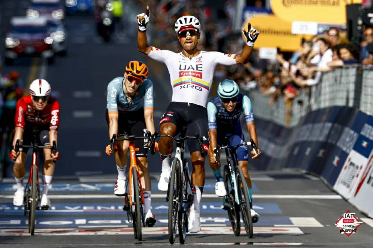 Emirates Cycling ends Giro d'Italia with 4 wins