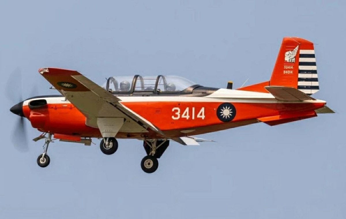Taiwan military plane crash kills two pilots