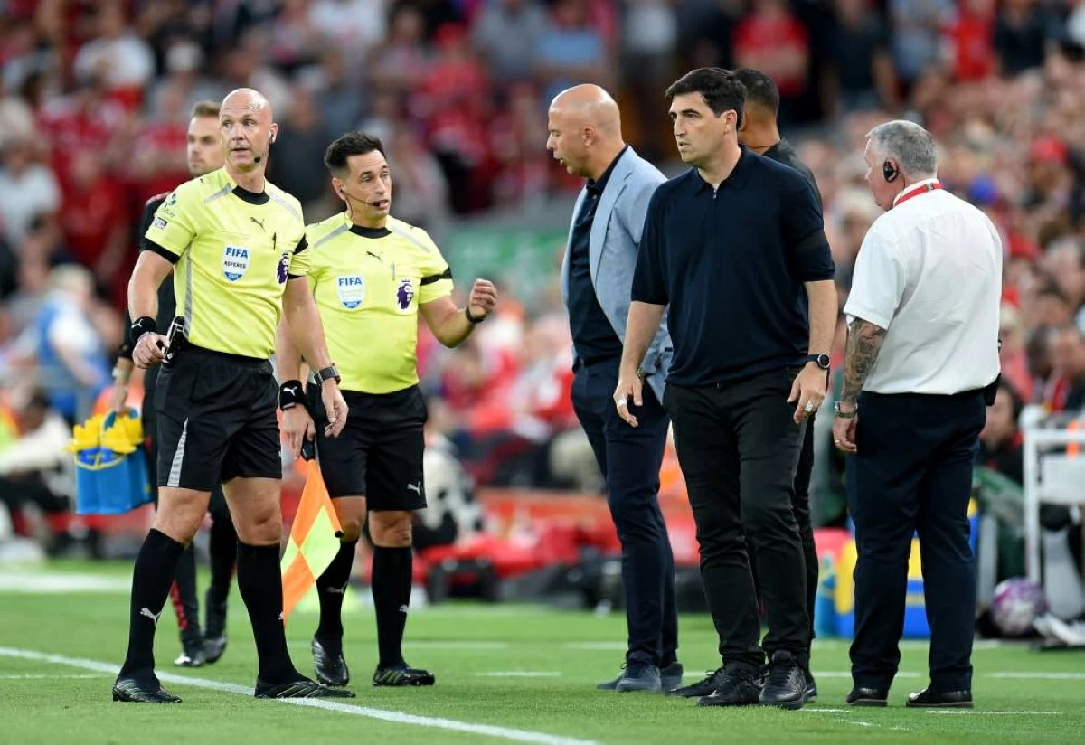 Karragher questions Iraola’s Liverpool qualification