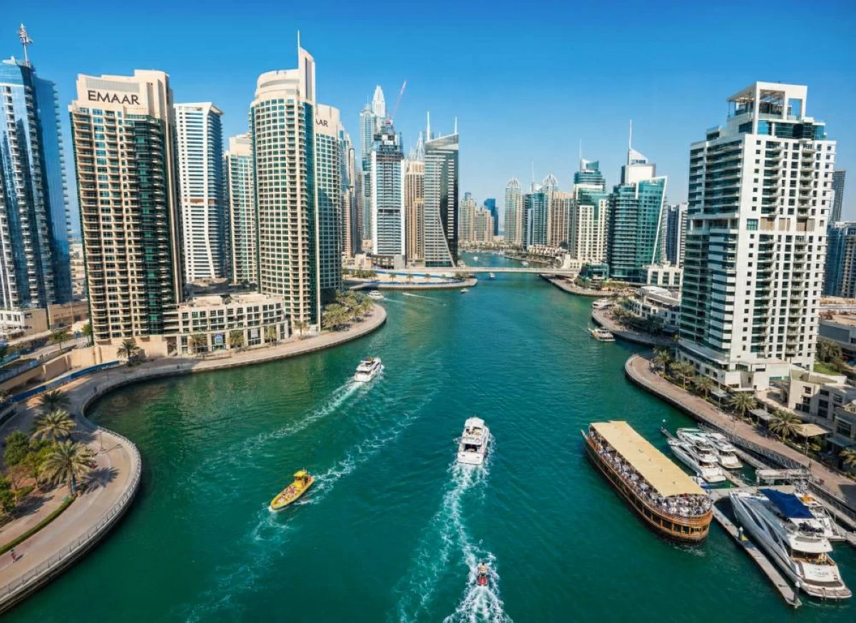التوعية باستخدام الوسائل البحرية