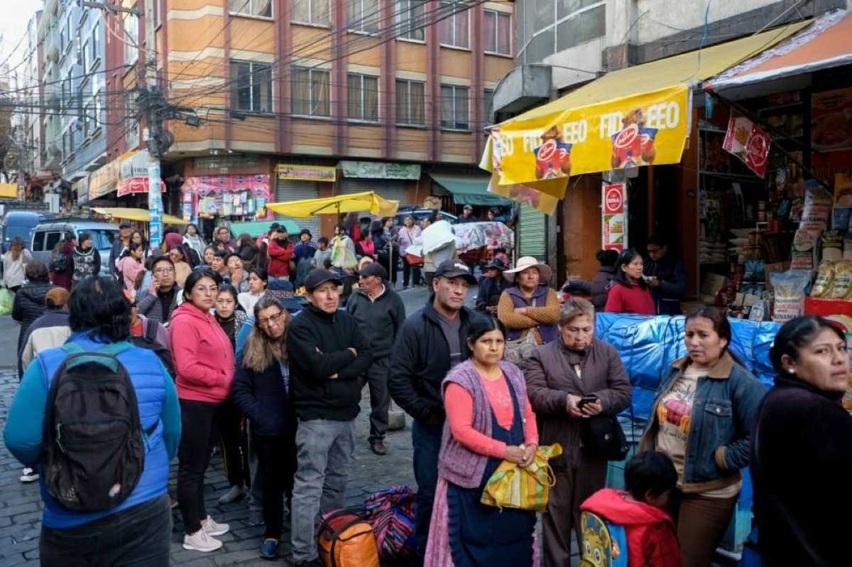 Washington backs Bolivia leader amid calls