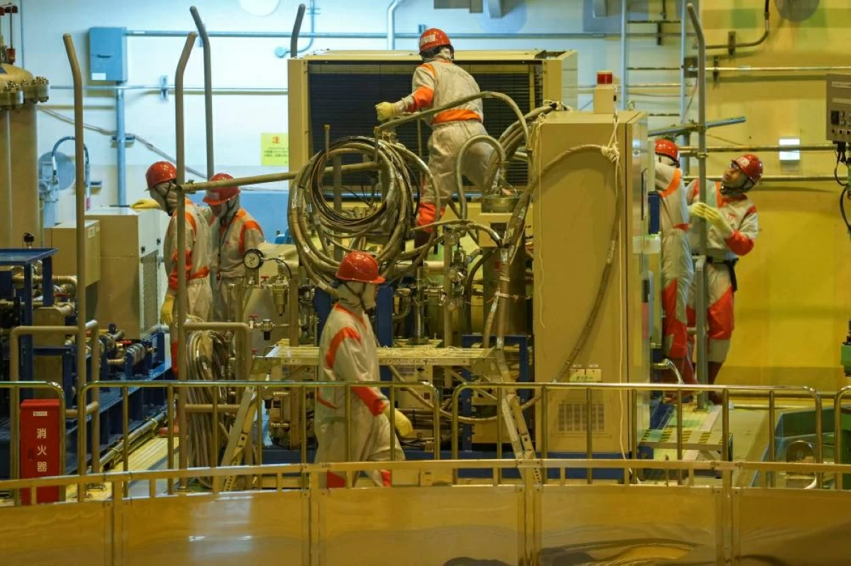 Japan to refurbish aging nuclear plants