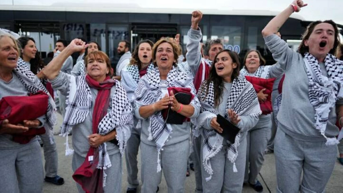 فرنسا تحقق في «جرائم حرب» بعد إهانة إسرائيل نشطاء «الصمود»