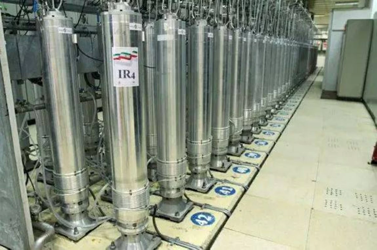 أكسيوس: واشنطن تجهز 100 خبير نووي لمفاوضات إيران