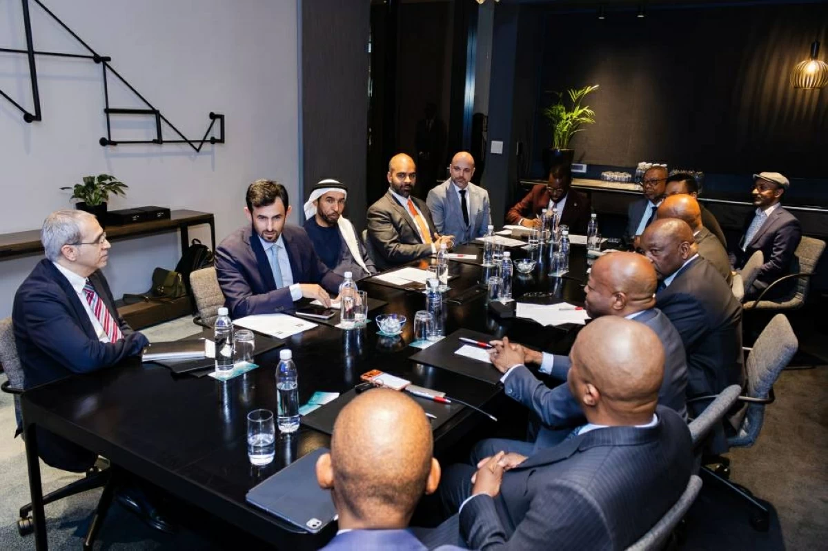 دبي تبحث مع رئيس وزراء ليسوتو التعاون التجاري