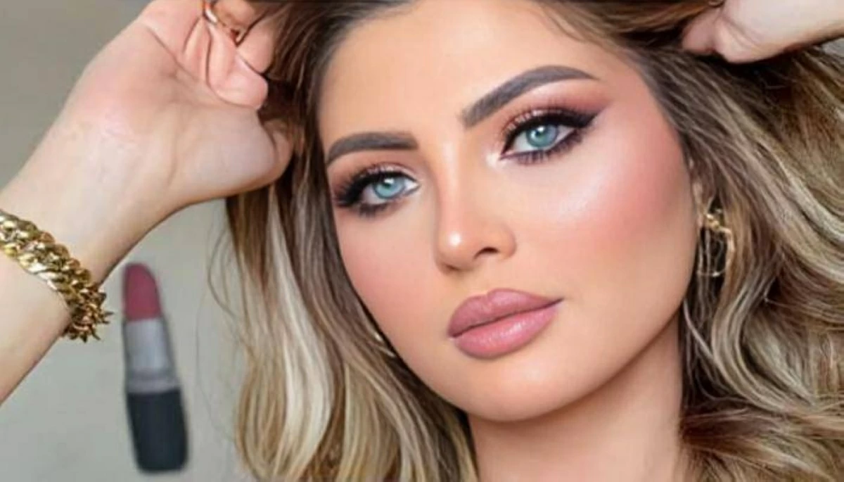 «من الشاشة إلى السجن».. تورط المذيعة المصرية جولي أمين بقضايا #صبري_نخنوخ 