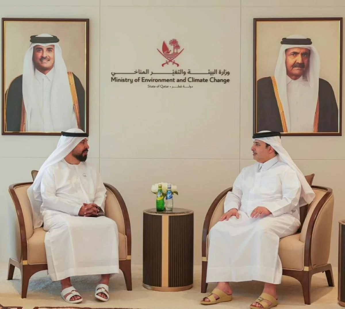 سفير الإمارات يبحث التعاون مع وزير البيئة القطري