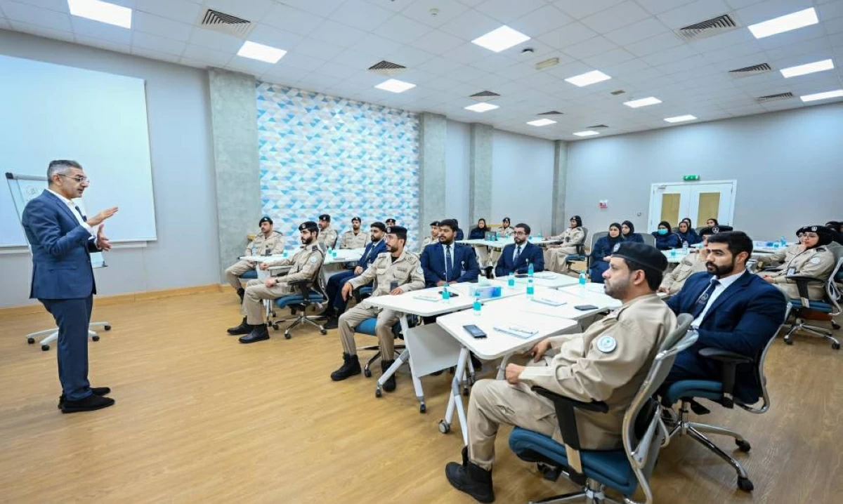 دورة تدريبية بشرطة الشارقة للتعامل مع المسافرين من ذوي الإعاقة
