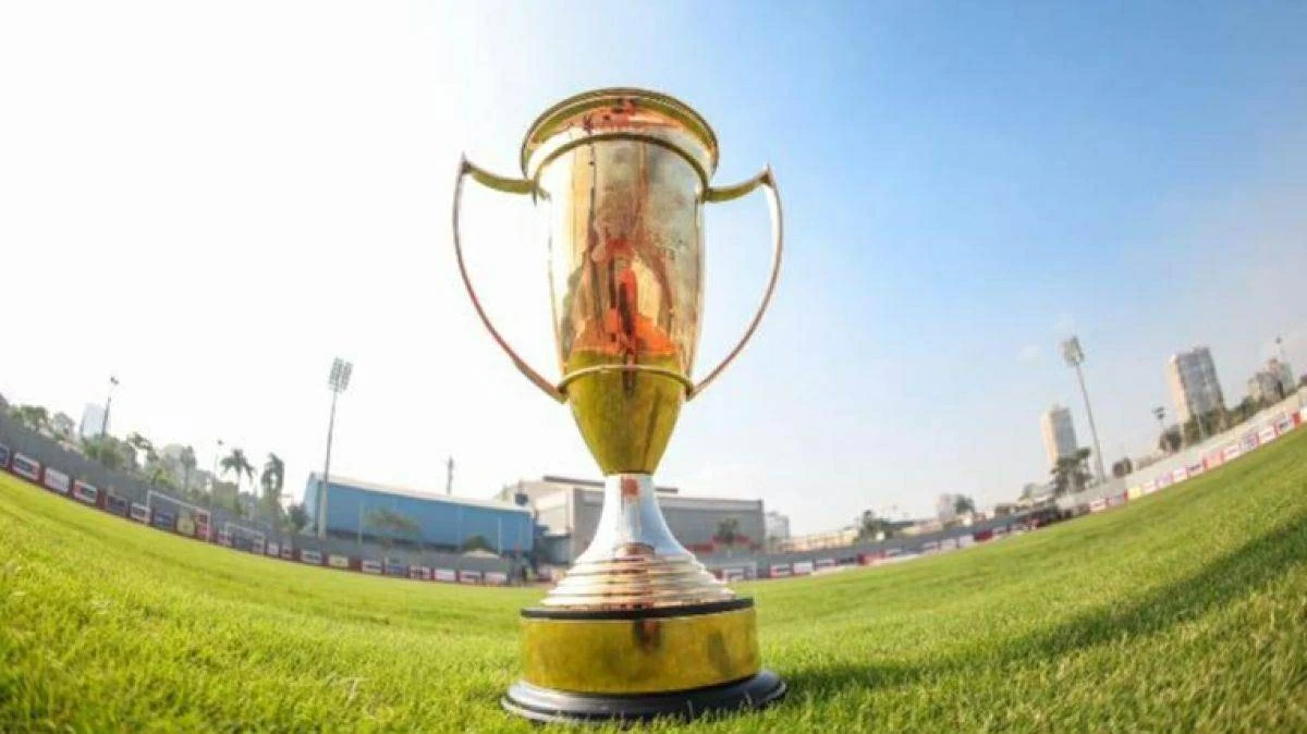السوبر المصري يشتعل مبكراً.. مواجهة نارية للزمالك وبيراميدز ينتظر «الكارت الذهبي»