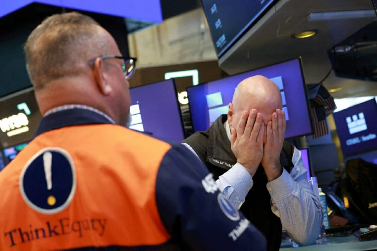 وول ستريت تهبط 1% والعمالقة السبعة تفقد نصف تريليون دولار