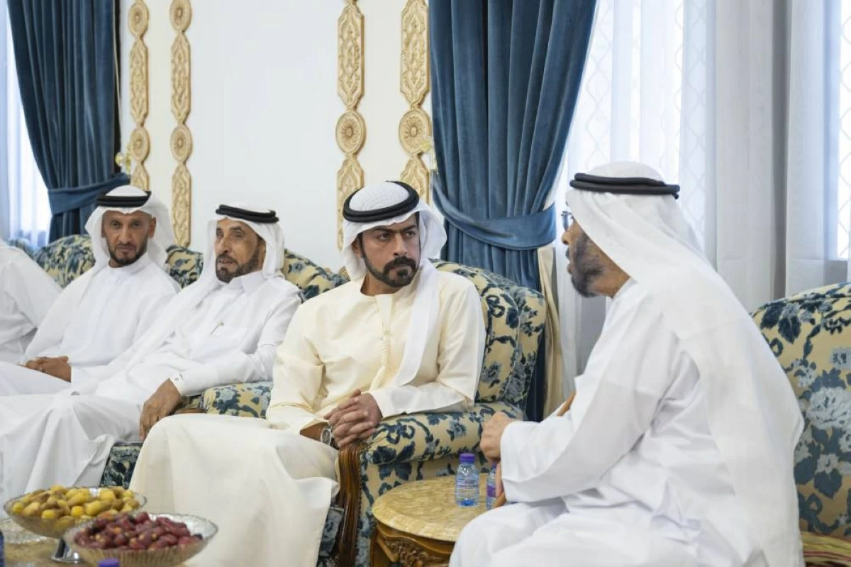 خليفة بن طحنون يُعزّي في وفاة فاطمة هلال المزروعي