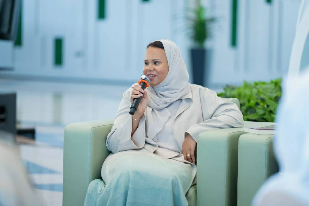 صالحة عبيد خلال الجلسة