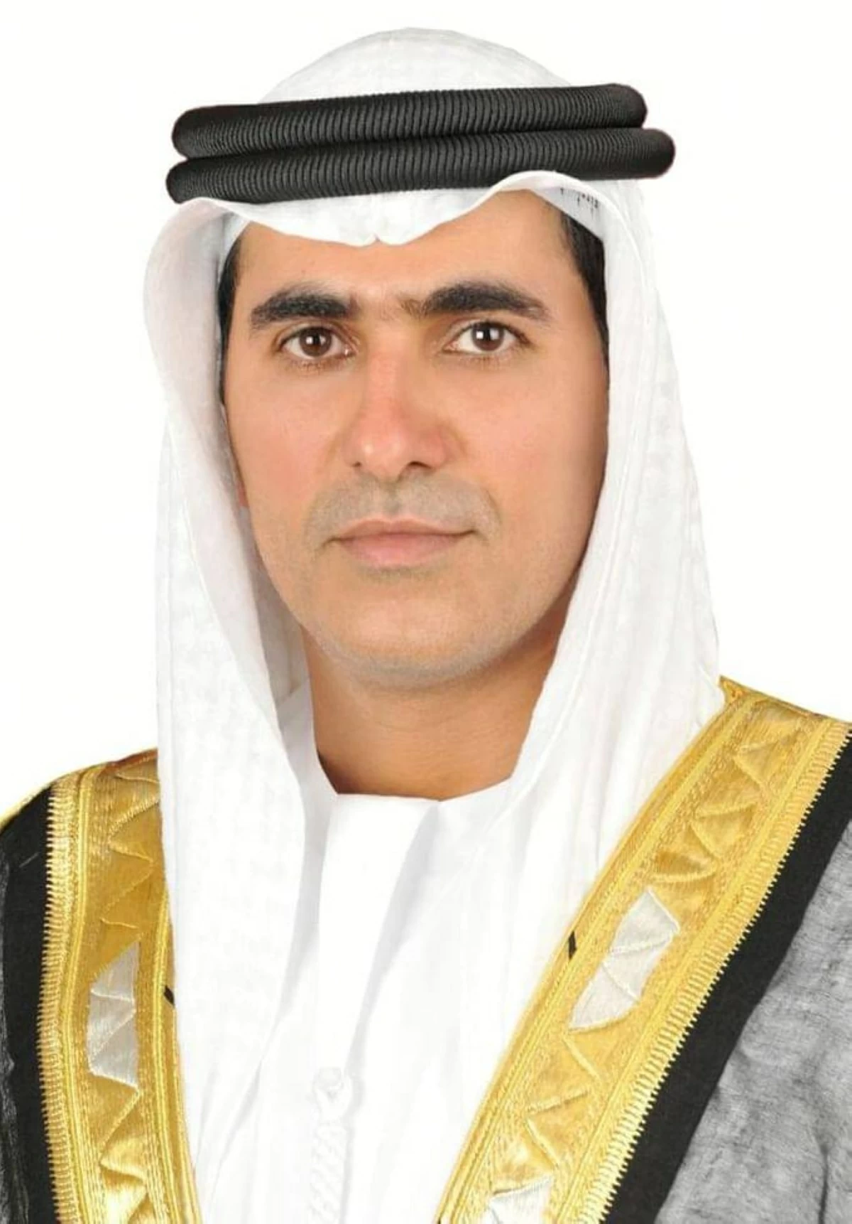 سالم بن سلطان يعزّي في وفاة أحمد حسن الشحّي