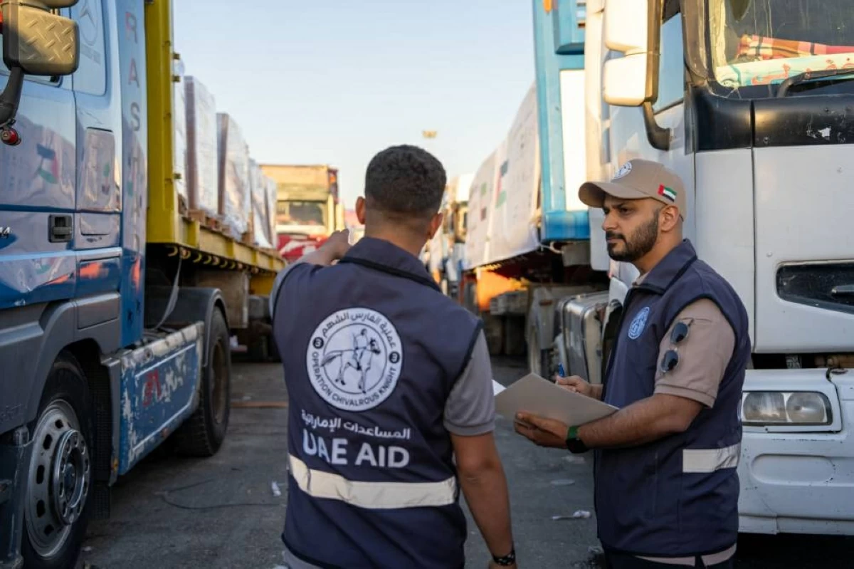 عاجل | الإمارات تغيث غزة بـ 3 قوافل تحمل 544 طن مواد إغاثية #صحيفة_الخليج 