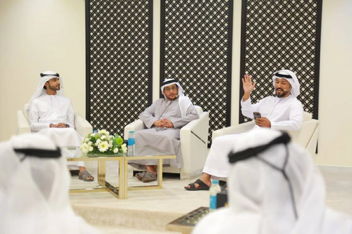 خلال إحدى الأمسيتين