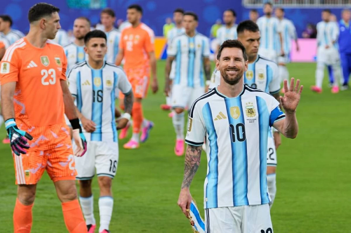 عاجل | ميسي أول لاعب في التاريخ يشارك في 6 بطولات كأس العالم #صحيفة_الخليج 