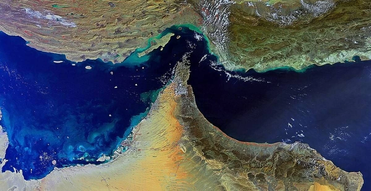عاجل| الزيودي: الإمارات على طريق الاستغناء عن هرمز #صحيفة_الخليج 