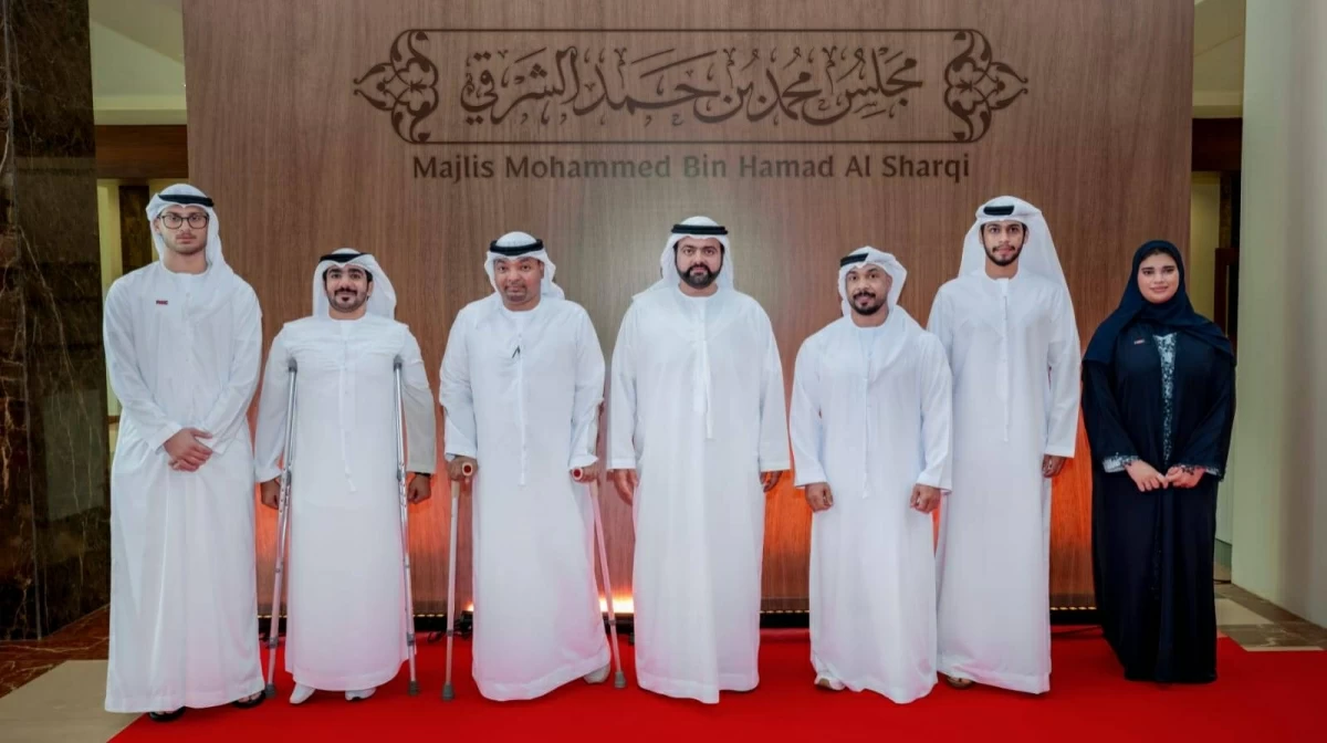 محمد بن حمد مع حضور الجلسة الحوارية