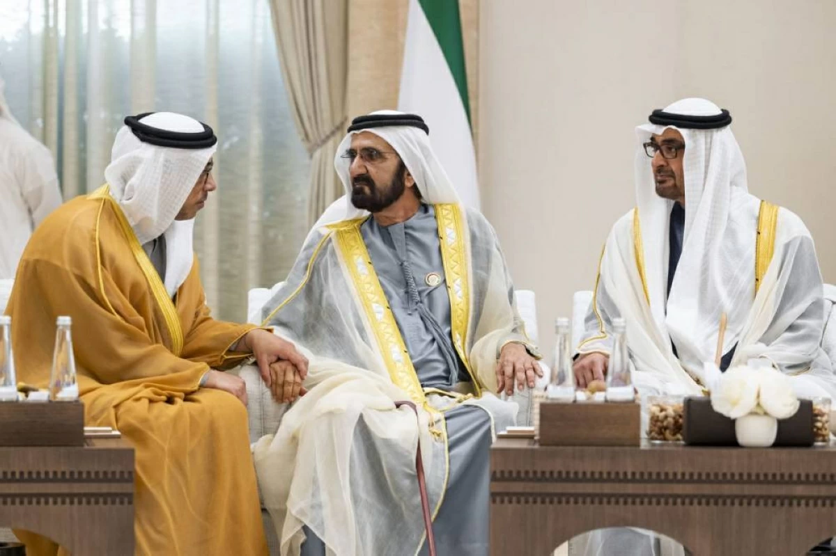  محمد بن زايد ومحمد بن راشد ومنصور بن زايد 
