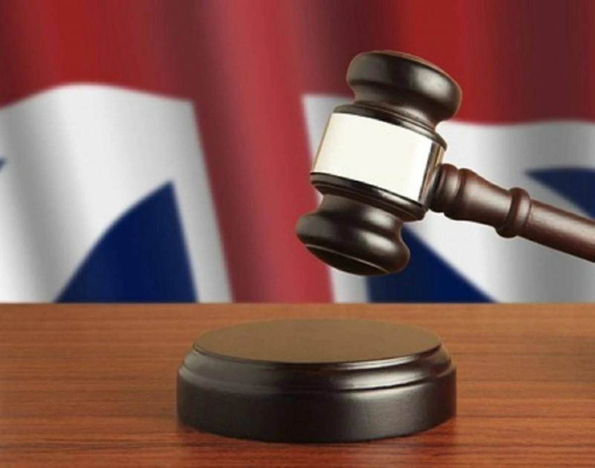 بريطانيا توقف نشر الأخبار القضائية على «إكس»