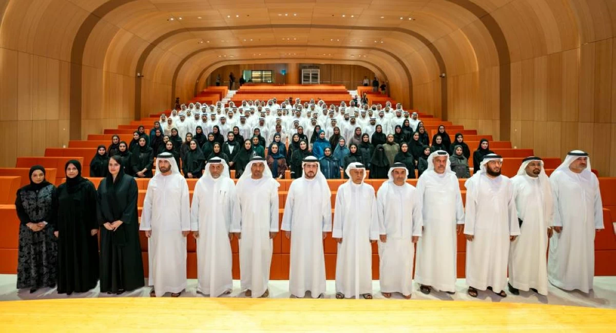 «كهرباء دبي» تكرّم خريجي «ماجستير طاقة المستقبل»