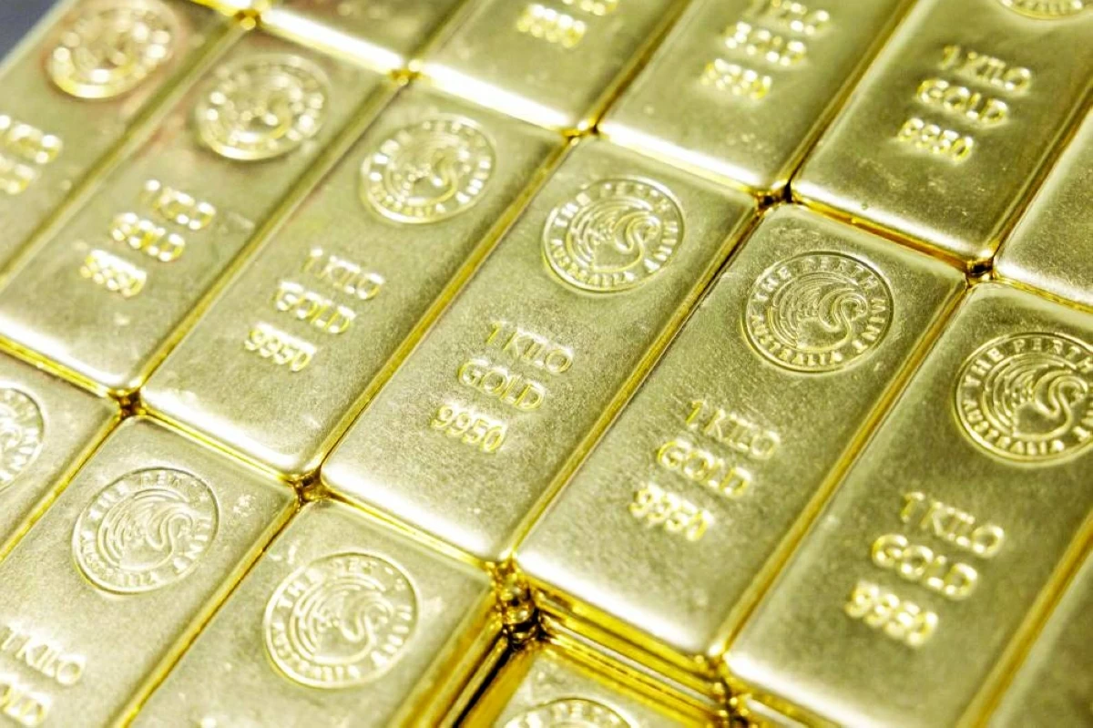 عاجل| الذهب يختتم الأسبوع متراجعاً 1.4% #صحيفة_الخليج 