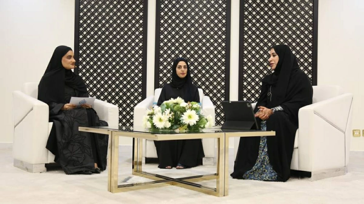 الشاعرتان ومقدمة الجلسة