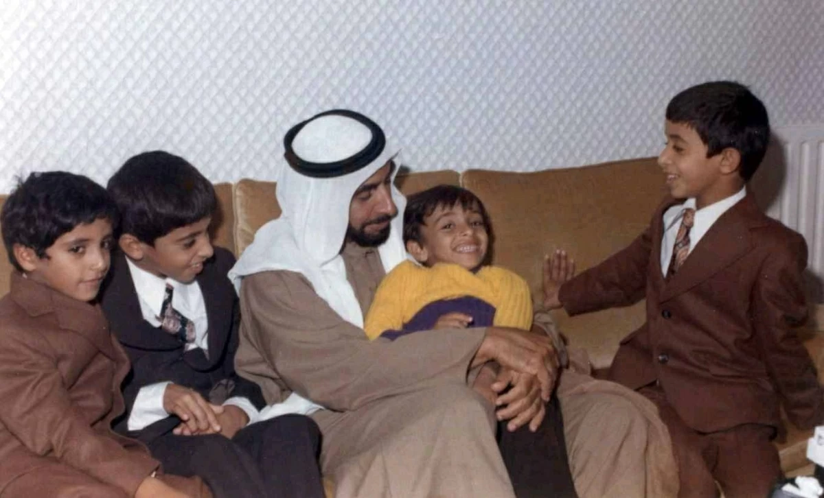 طحنون بن زايد: نستذكر الأب والمربي والمؤسس زايد.. ونحتفل بكل أب كان سنداً وقوة وحباً