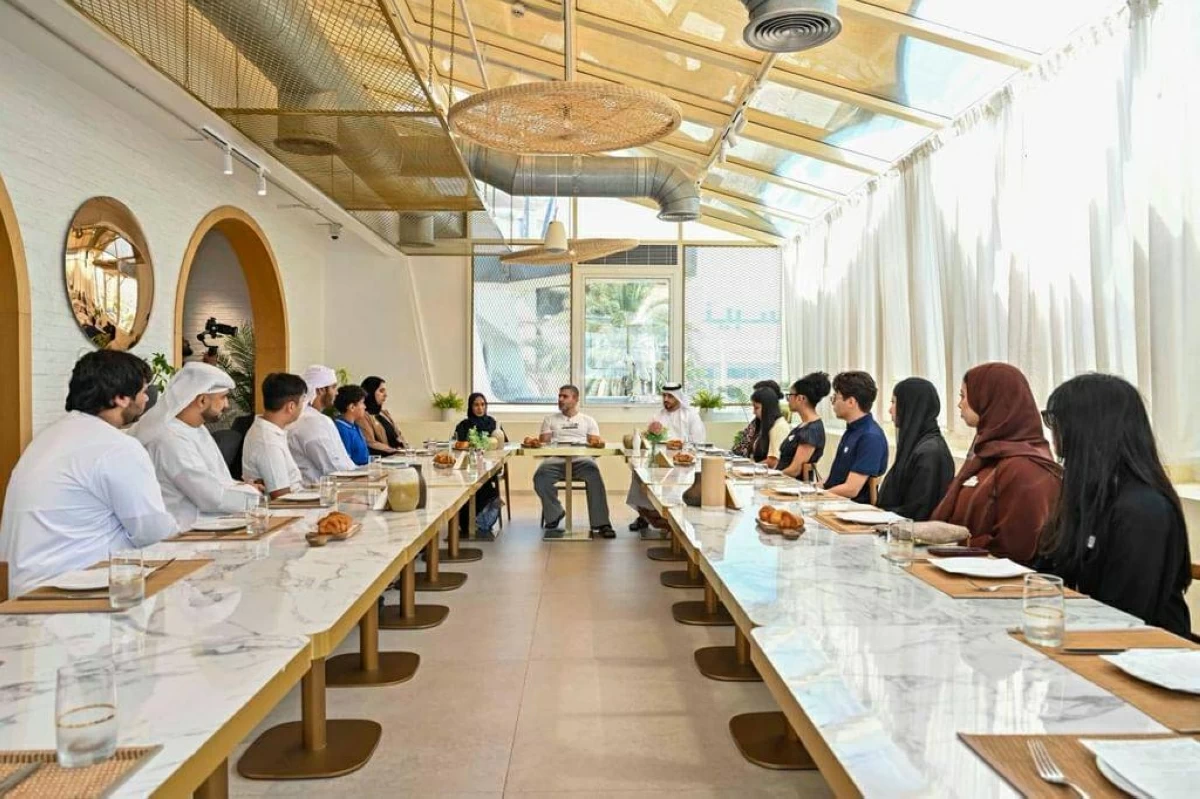 «الطاقة والبنية التحتية» و«هيئة المعرفة» تعززان مشاركة الشباب في صناعة القرار