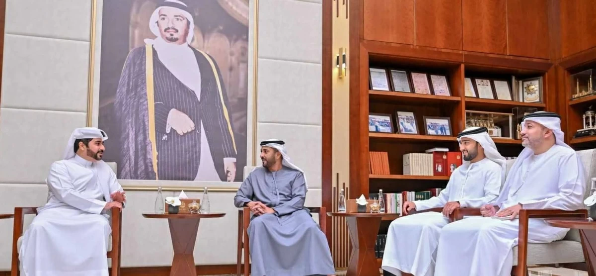 عبد العزيز بن حميد  يرحّب بقنصل البحرين