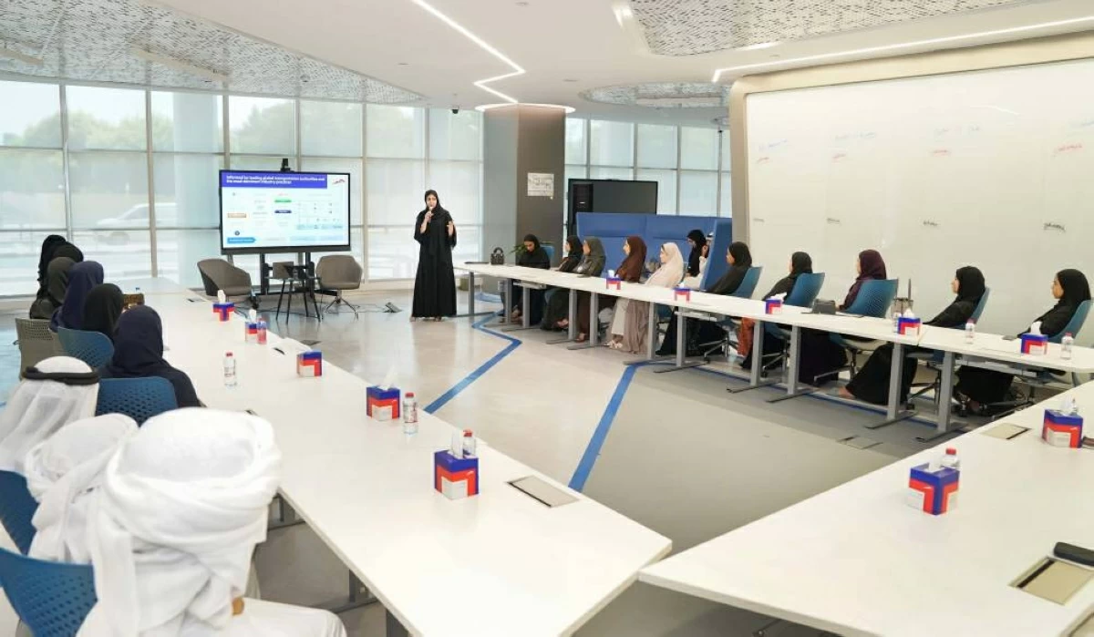 (طرق دبي) تفتح آفاق المستقبل للطلبة المواط نين عبر برنامج (أجيال) للتدريب الصيفي 2026  (1)