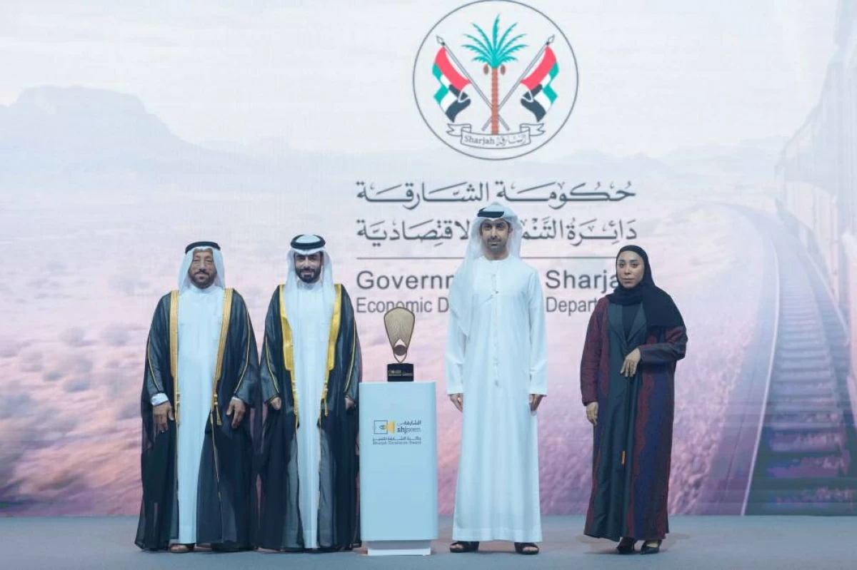 خالد بن عبدالله يكرّم الفائزين بجائزة الشارقة للتميز 2025