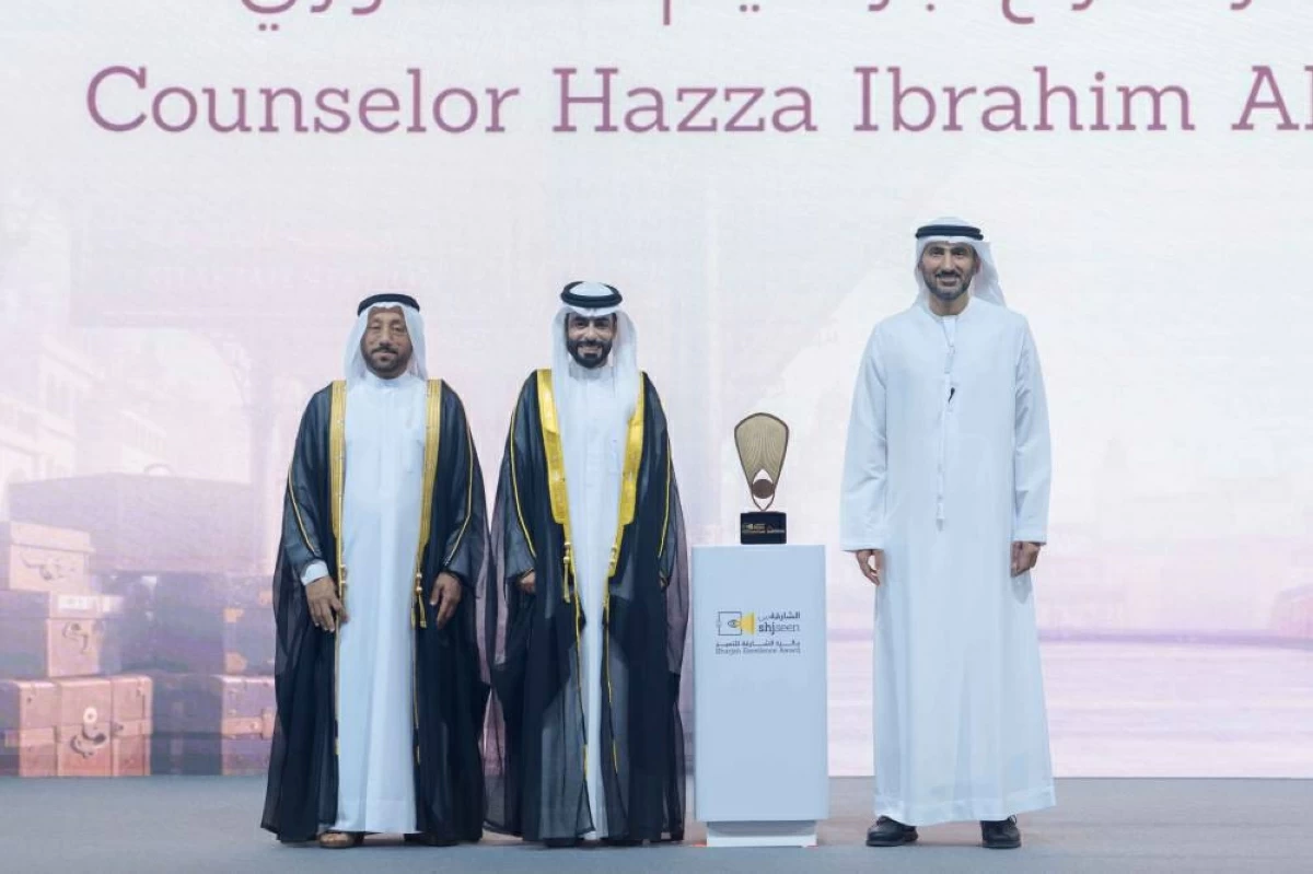 خالد بن عبدالله يكرّم الفائزين بجائزة الشارقة للتميز 2025