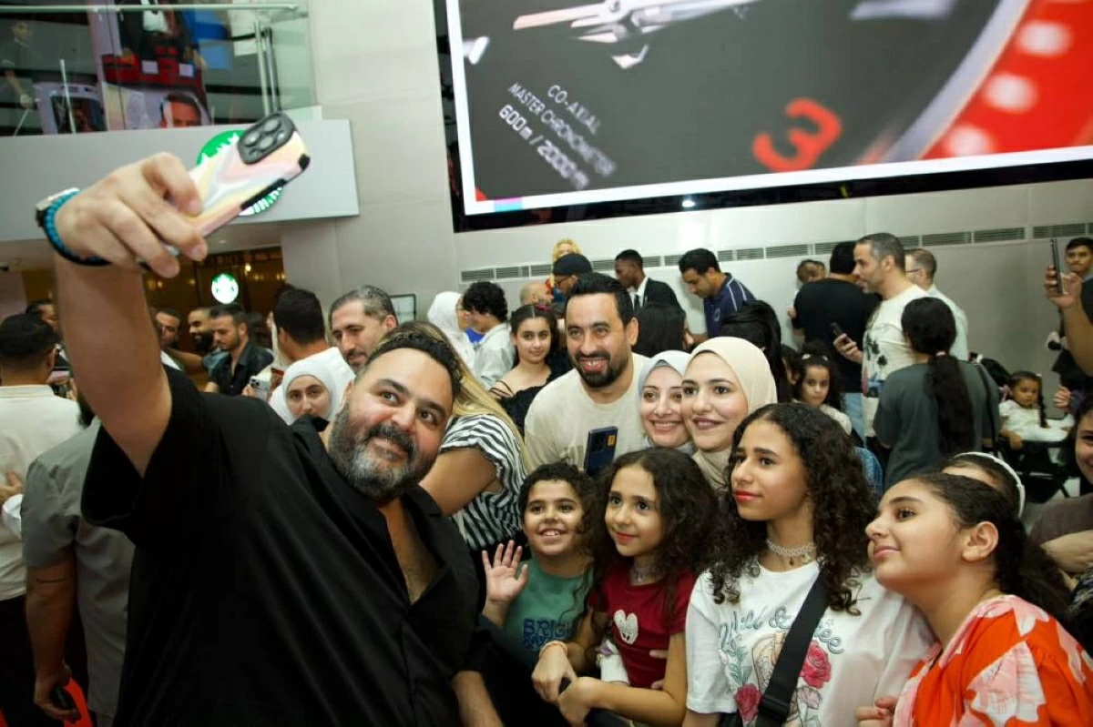 إقبال جماهيري على العرض الخاص لـ «صقر وكناريا» في دبي
