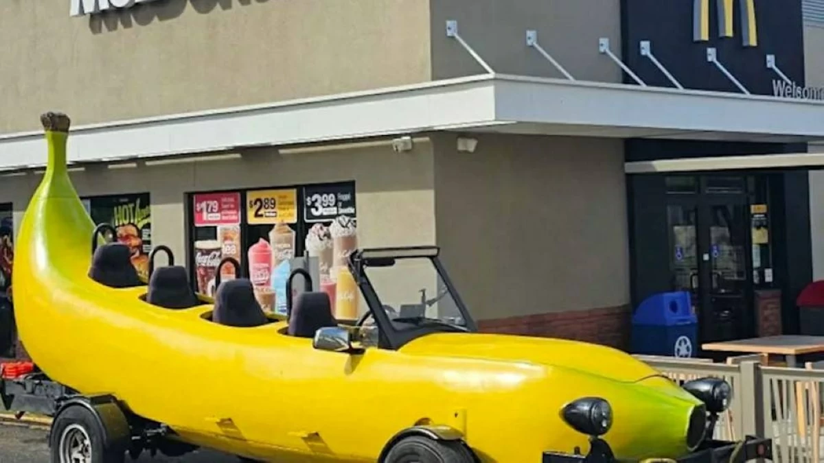 السيارة الموزة