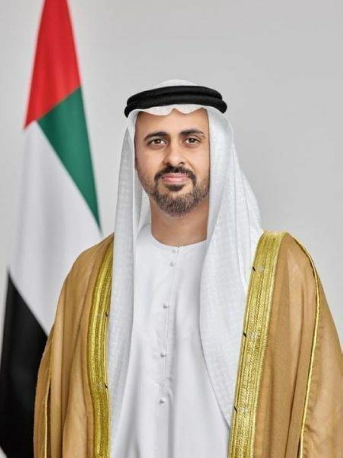ذياب بن محمد: «سفراء الإمارات» يبني جيلاً متمسكاً بالقيم