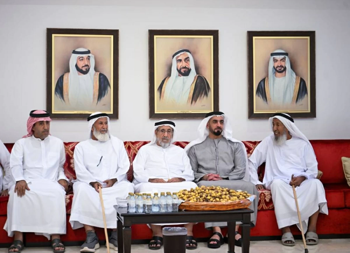 سيف وحامد بن زايد وذياب بن محمد يعزون في وفاة موزة المنصوري