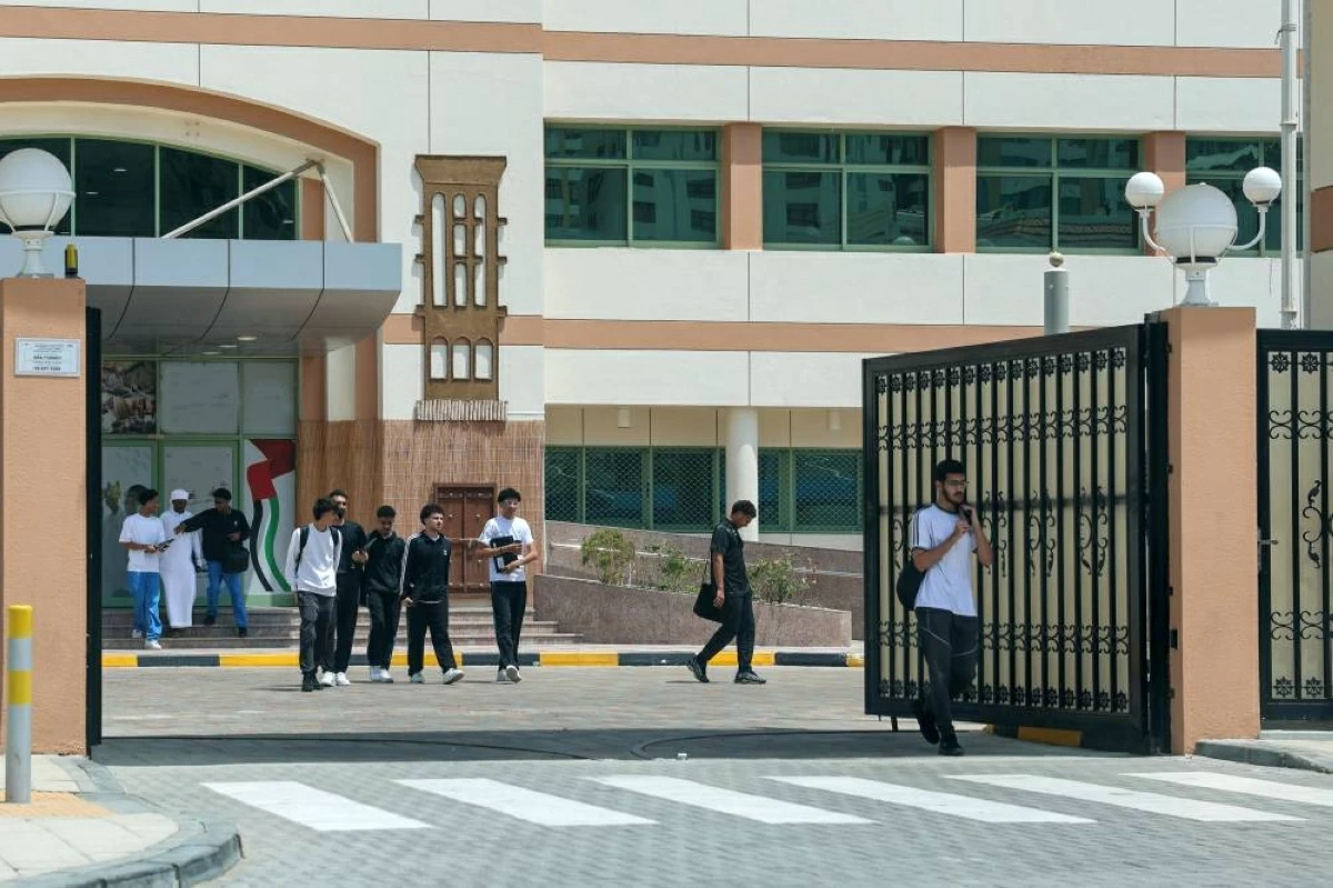 الكيمياء بلا مفاجآت والأسئلة مباشرة في متناول الطلبة