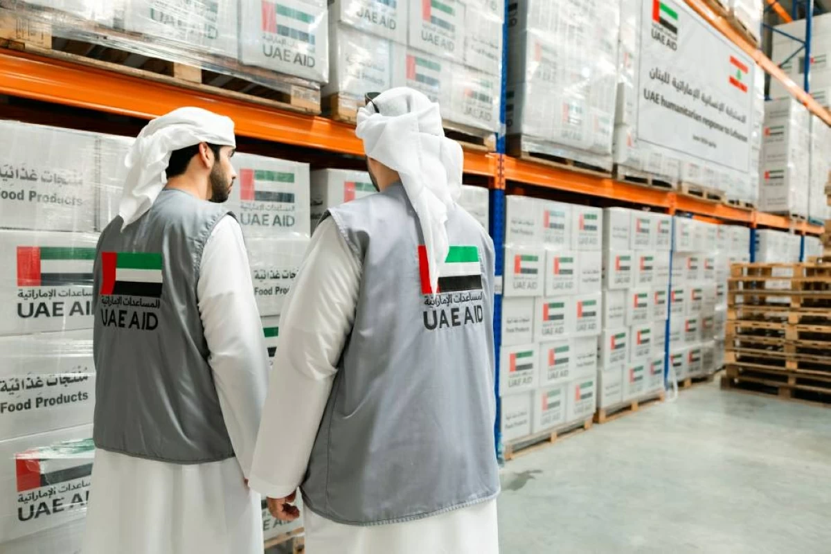 عاجل | بتوجيهات محمد بن زايد.. الإمارات تغيث المتضررين في لبنان بمساعدات إنسانية #صحيفة_الخليج 