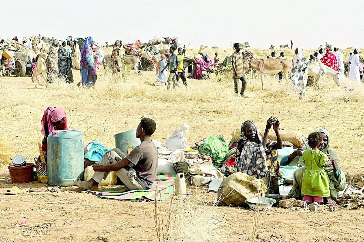 نازحون سودانيون في مخيم مؤقت في دارفور (أ ف ب)