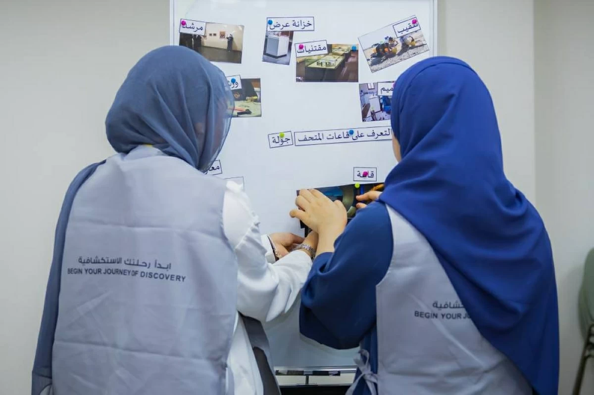 «سفراء متاحف الشارقة» ينمي مهارات الإرشاد المتحفي والتواصل