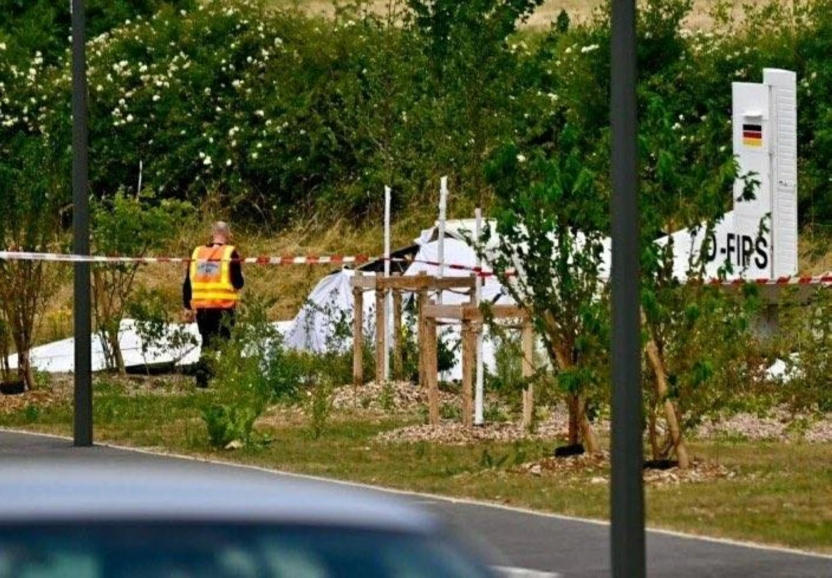 مقتل 11 شخصاً في تحطم طائرة في فرنسا