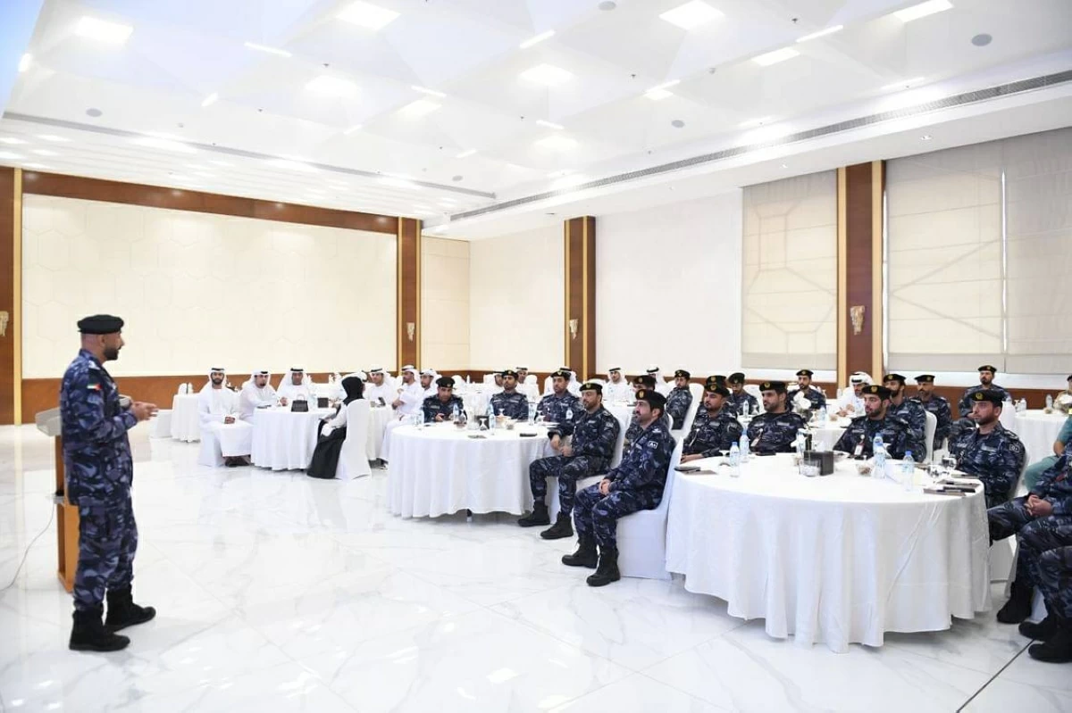 «الداخلية» تناقش نتائج دراسات المتعاملين والمتسوق السري