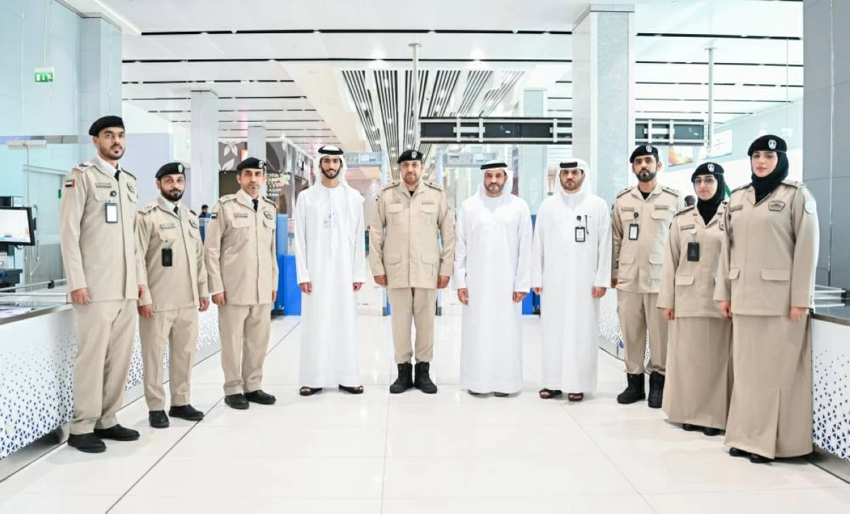 تدشين الزي الرسمي لموظفي شرطة مطار الشارقة