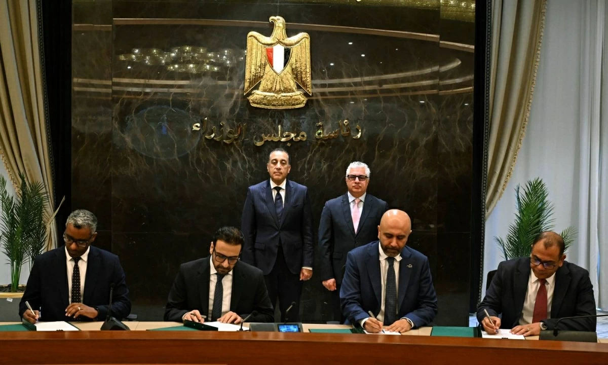 توقيع أولى اتفاقيات المتعاملين بحضور مصطفى مدبولي