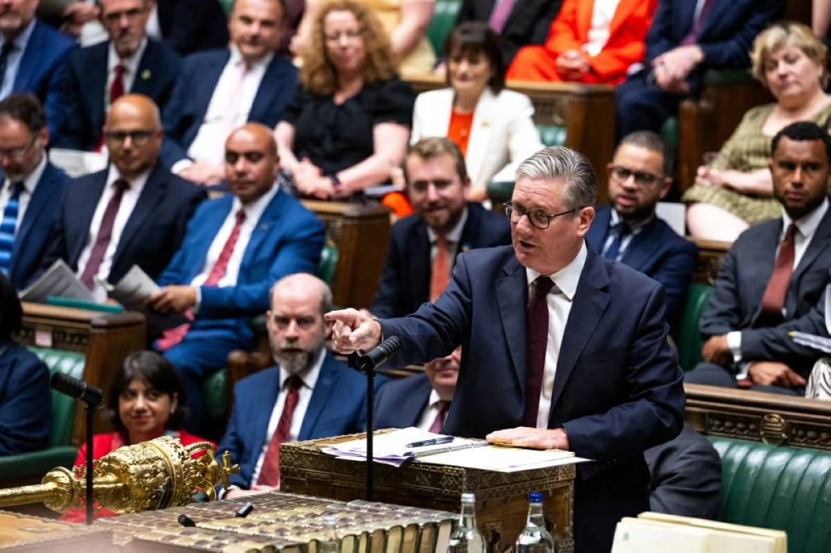 ستارمر: العنصرية والتعصب تمزقان بريطانيا