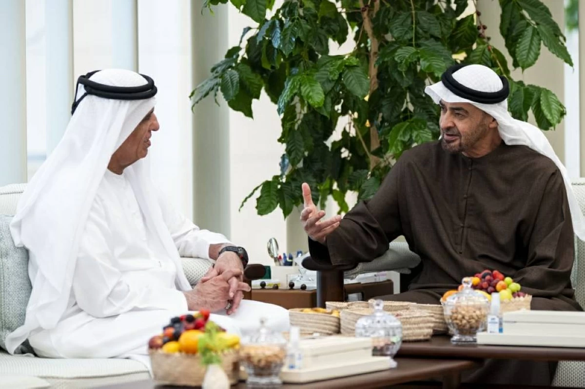 محمد بن زايد وسعود بن صقر يبحثان شؤون الوطن والمواطن (فيديو)
