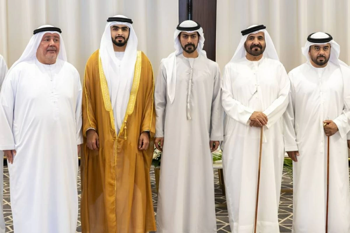 خليفة بن طحنون يحضر زفاف راشد الغفلي